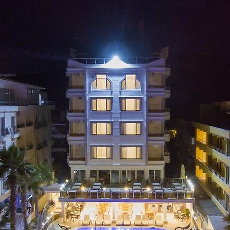 Amphora Hotel ไอวาลิค ภายนอก รูปภาพ