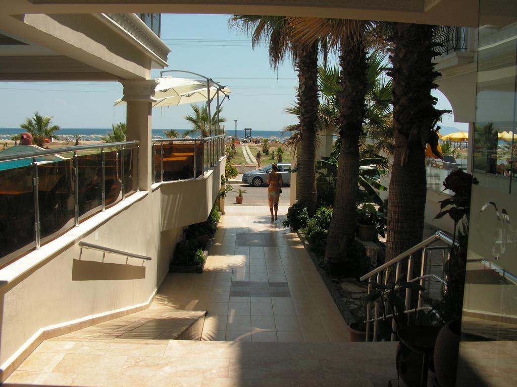 Amphora Hotel ไอวาลิค ภายนอก รูปภาพ