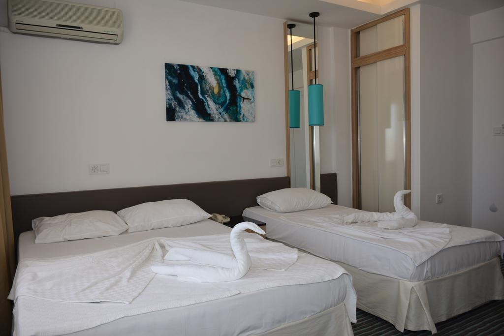 Amphora Hotel ไอวาลิค ภายนอก รูปภาพ