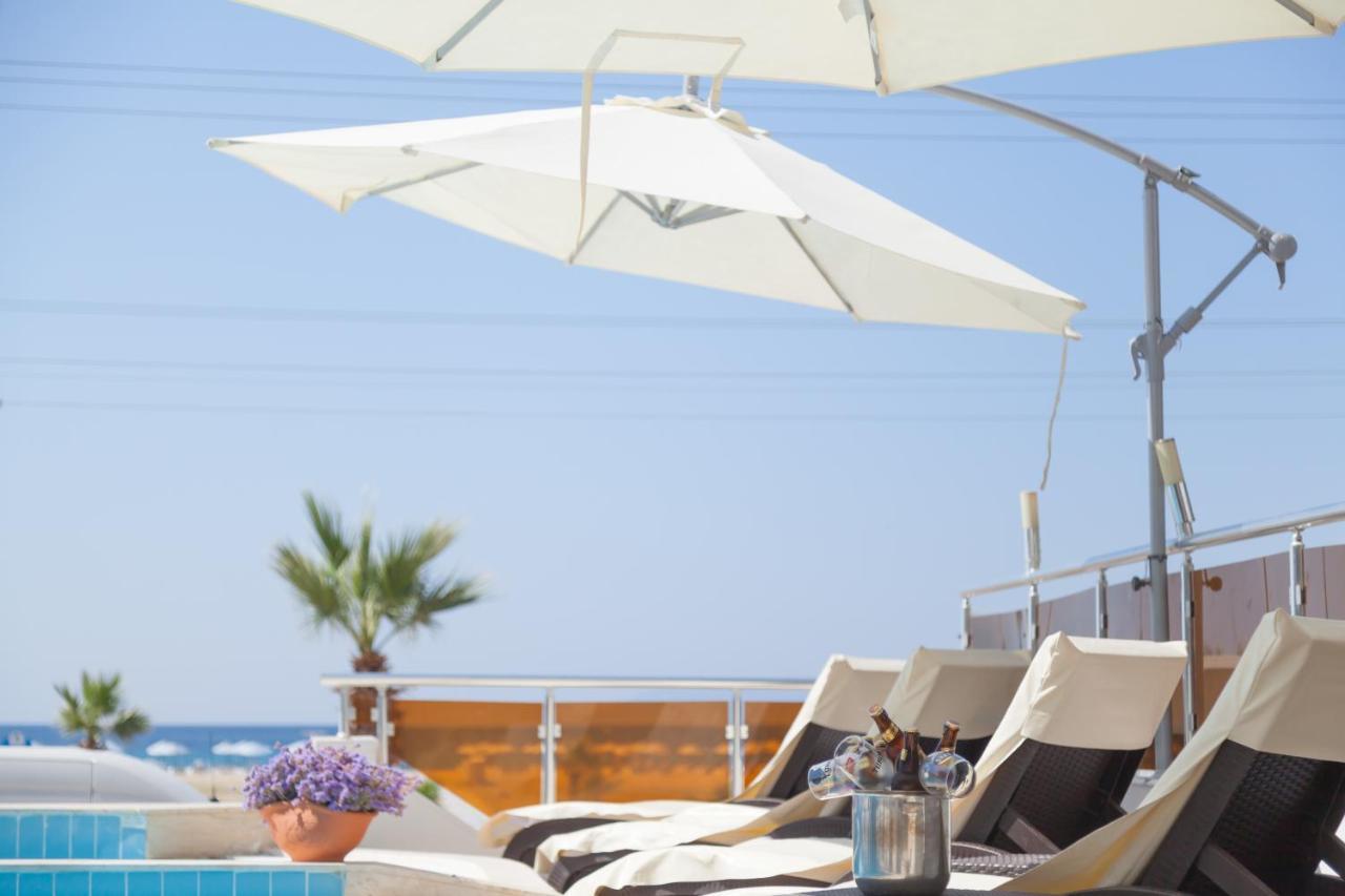 Amphora Hotel ไอวาลิค ภายนอก รูปภาพ