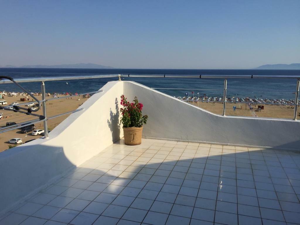 Amphora Hotel ไอวาลิค ภายนอก รูปภาพ