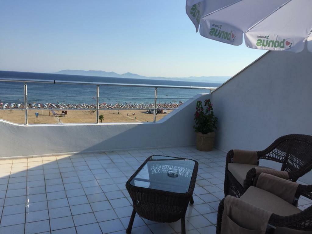 Amphora Hotel ไอวาลิค ภายนอก รูปภาพ